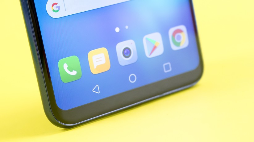Das Display des LG V30 ist an den vier Ecken abgerundet.