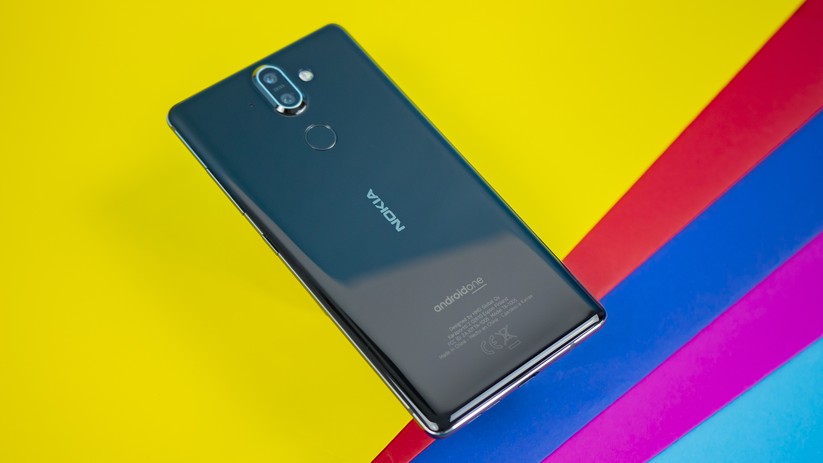 Das Gehäuse des Nokia 8 Sirocco ist aus Edelstahl.