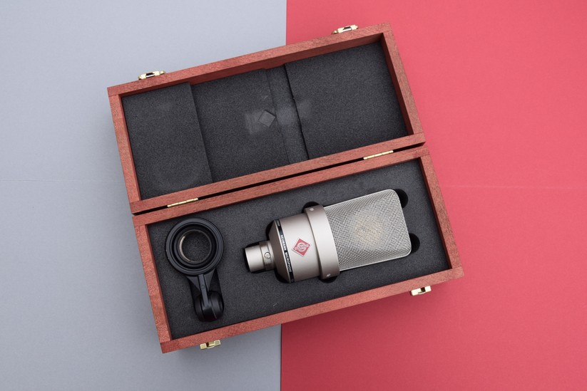 Das Neumann TLM 103 in seiner Verpackung. 