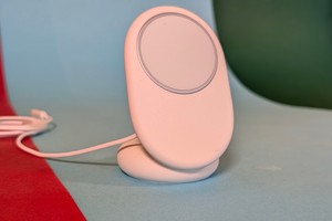 Google Pixelsnap Ladegerät im Test: Mit Qi2 bis zu 25 W kabellos laden