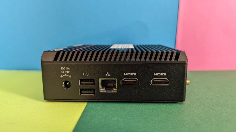 Mini-PC Minix Z100 im Test: Gehäuse und Anschlüsse