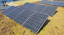 Solakon On Power: Balkonkraftwerk mit vier Solarmodulen und 3,2 kWh großem Stromspeicher