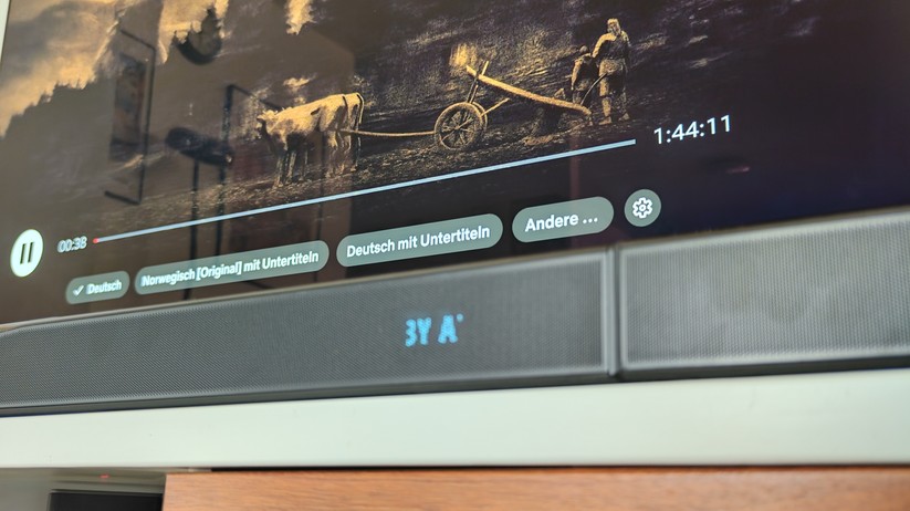JBL Bar 1300MK2: 29 Lautsprecher, 2.470 Watt und abnehmbare Akku-Rears versprechen echtes 11.1.4-Kino-Feeling.