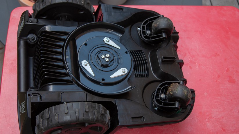 Mähmesser: Diese drei kleinen Messe mähen und häckseln das Gras. 