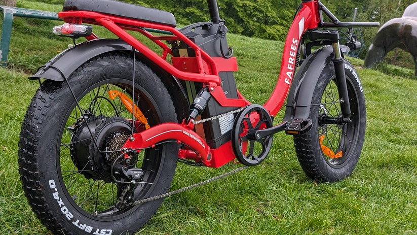 Dank guter Federung bügelt das Fafrees F20 X Max fast alles weg.