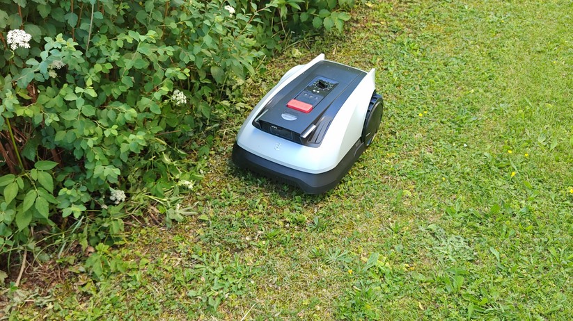 Ecovacs Goat O600 RTK bietet eine Schnittbreite von 19 cm und ist für Rasenflächen bis 600 m². 