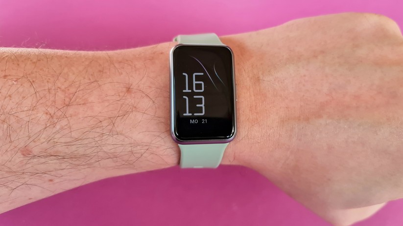 Für ein Männer-Handgelenk schon fast etwas zu klein: Huawei Watch Fit