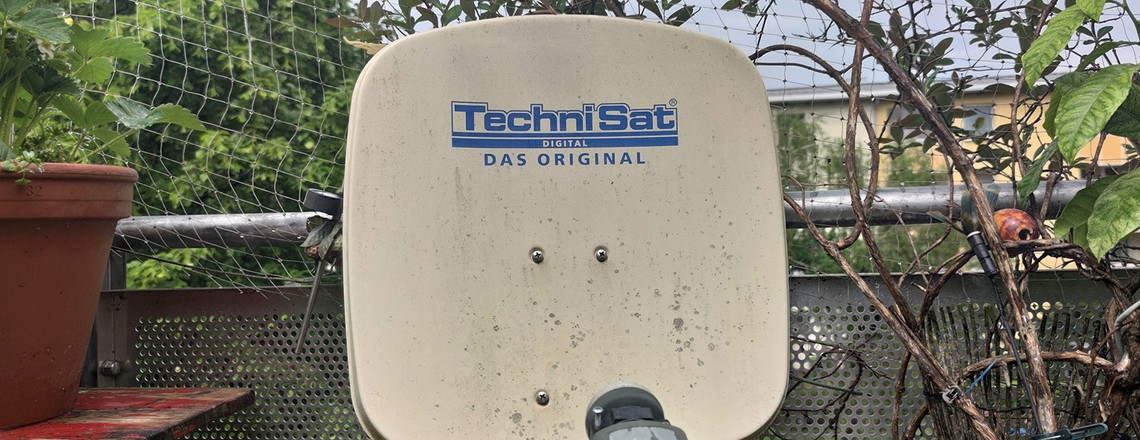 SAT-Schüssel mit 45 cm Durchmesser