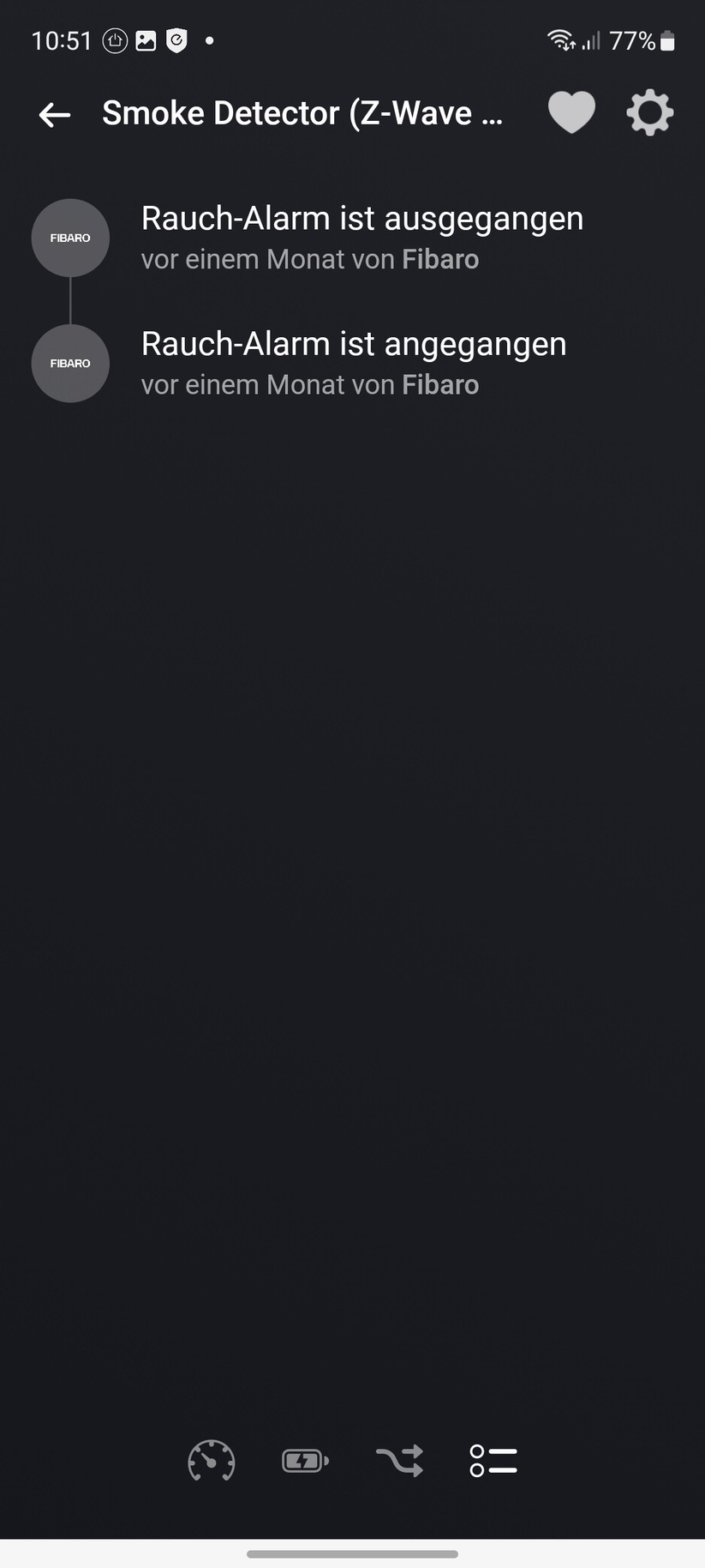 Der Fibaro Rauchmelder kommuniziert über Z-Wave und lässt sich in kompatible Smart-Home-Zentralen wie Homey Pro einbinden. Damit steht er für Automatisierungen in Kombination mit anderen Smart-Home-Komponenten zur Verfügung.