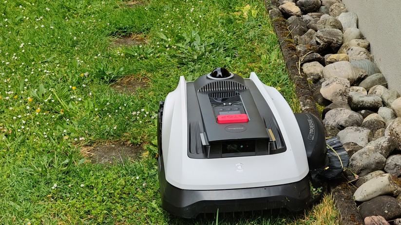 Ecovacs O1200 LiDAR Pro: Mähroboter für Flächen bis 1200 m² mit integriertem Kantentrimmer