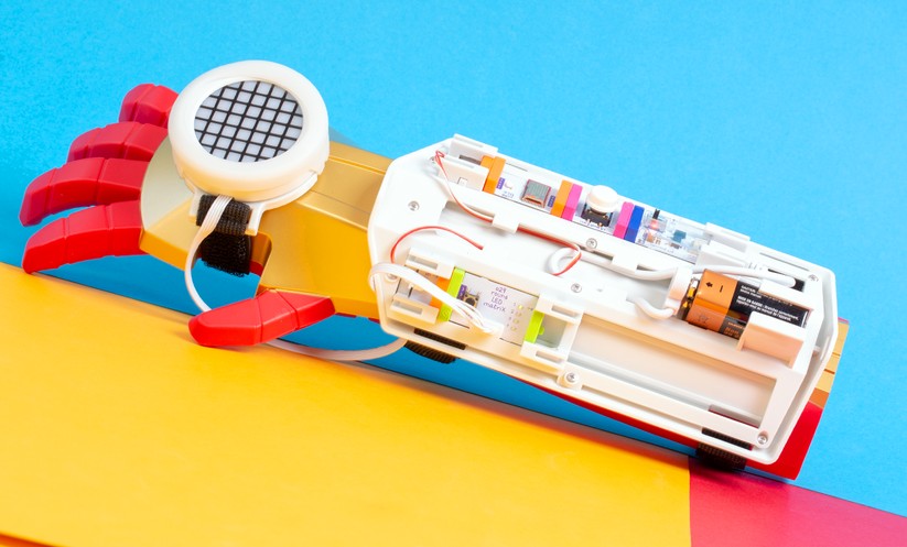 Lernspielzeug ist zwar für Kinder gedacht, die Eltern sollten aber mithelfen.