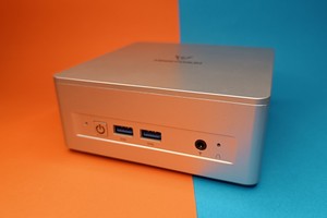 Mini-PC Minisforum UM750L Slim im Test: Effizienter Ryzen 5 mit Update-Schwäche