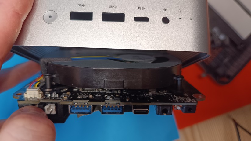 Minisforum AI X1 470 – Bilderstrecke