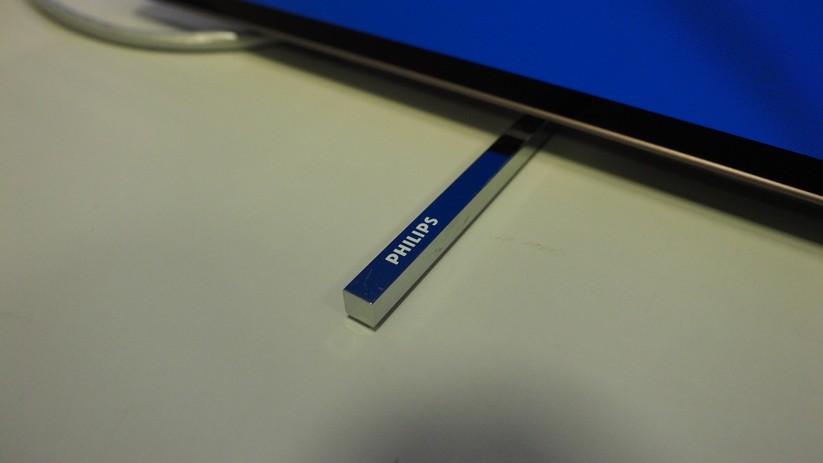 Hersteller wie Philips legen inzwischen eine zweite Fernbedienung zur Sprachsteuerung bei.