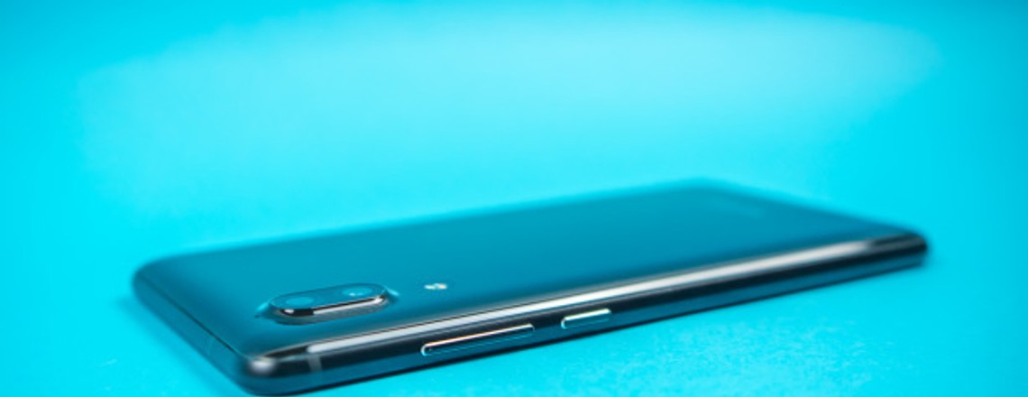 Test Sharp Aquos C10: leichtes Smartphone, altes Android
