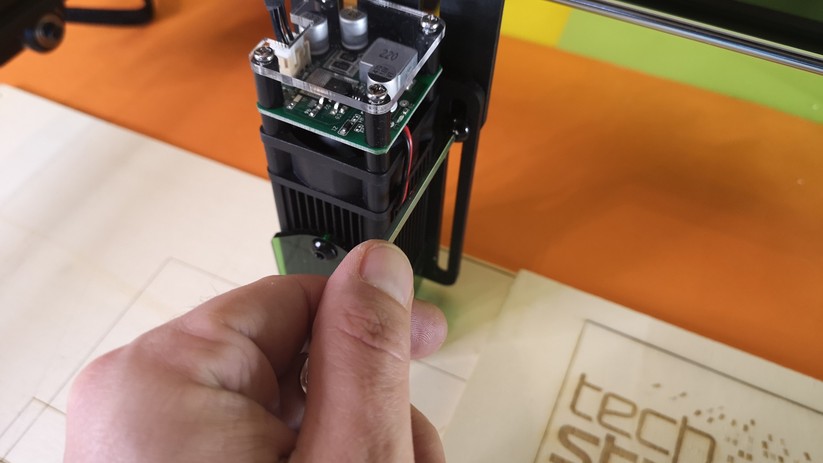 Das Anpassen der Z-Achse ist unnötig kompliziert.