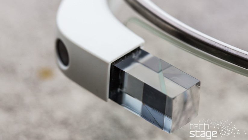Das Prisma im Detail. Bei uns blättert schon der Silberlack ab – das ist aber ein Serienproblem. Gut, dass es sich dabei noch um einen Prototypen und nicht um ein Massenprodukt handelt.