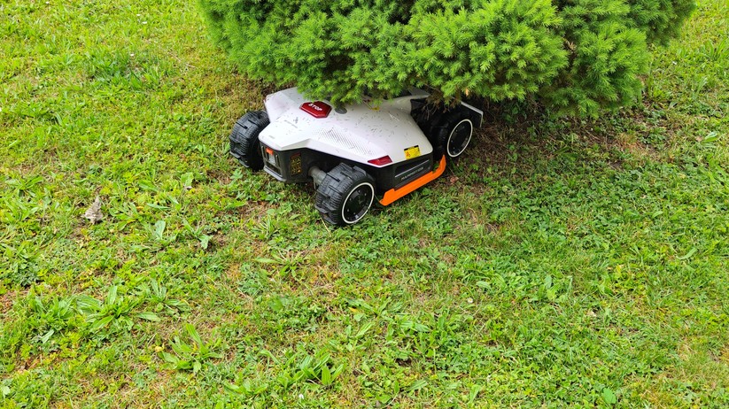 Mammotion Luba 3 AWD 3000: LiDAR, RTK und KI-Kameras, 40 cm Schnittbreite und 12-Ah-Akku