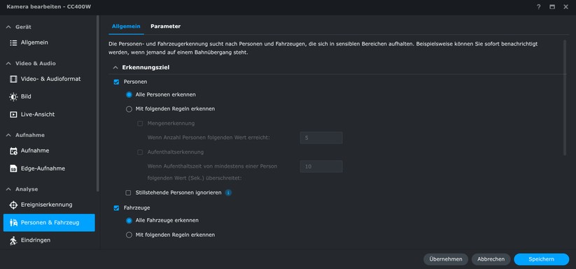Synology CC400W: Die KI-Überwachungskamera bietet zahlreiche Einstellungsmöglichkeiten. Dazu zählen neben der typischen Erkennung von Personen und Fahrzeugen auch die Möglichkeit, diese zählen zu lassen. Die Bildqualität tagsüber geht in Ordnung. Dank HDR bietet sie ein ausgewogenes Bild. Bilder bei Dunkelheit sind aber nur mittelnäßig.