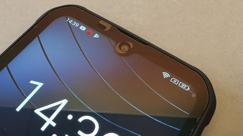 Schlecht aufgebrachte Display-Folie - oder soll die entfernt werden?