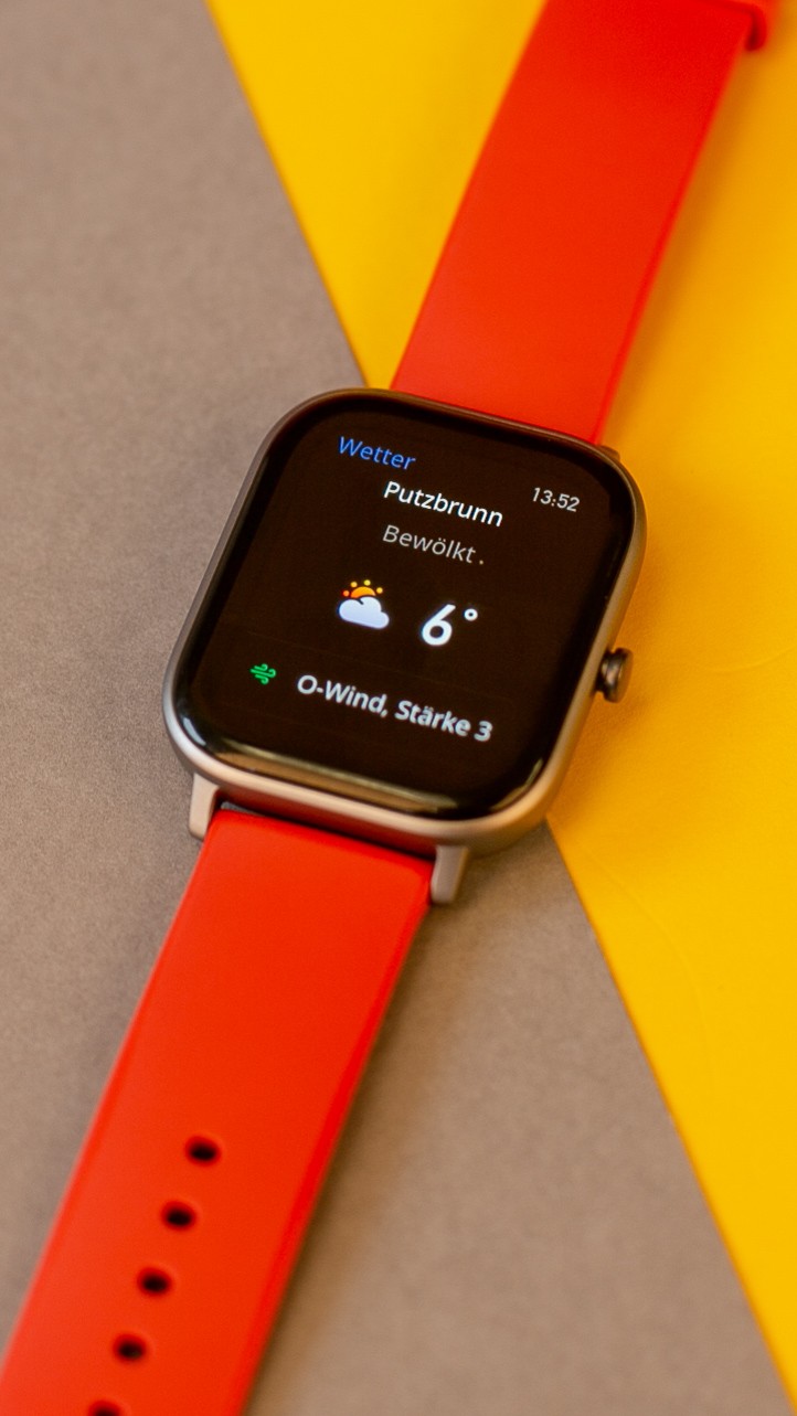 In Verbindung mit einem Smartphone lassen sich aktuelle Wetterdaten anzeigen. 