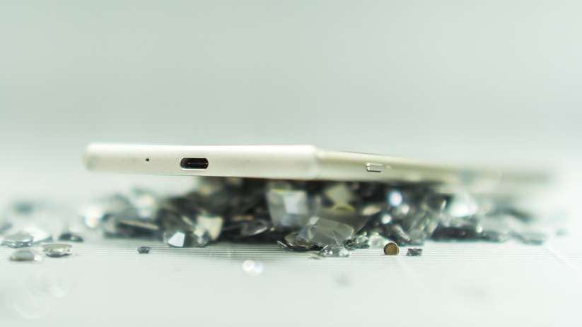 Das Xperia XZ1 wird über USB Type C Generation 1 mit der Spezifikation USB 3.1 aufgeladen.