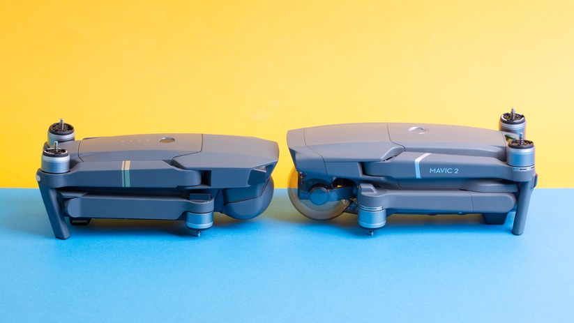 Die alte Mavic Pro (links) ist kleiner und leichter.