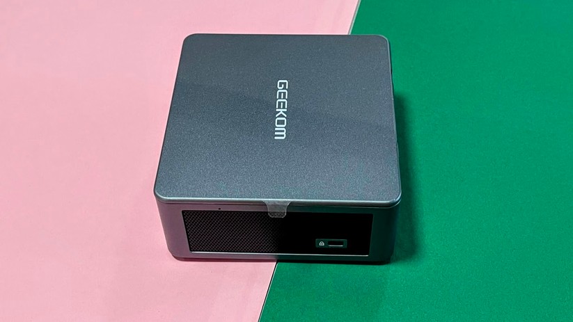Geekom Mini IT11  – Gehäuse mit seitlichem Lüftungsgitter