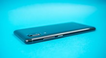 Test Sharp Aquos C10: leichtes Smartphone, altes Android