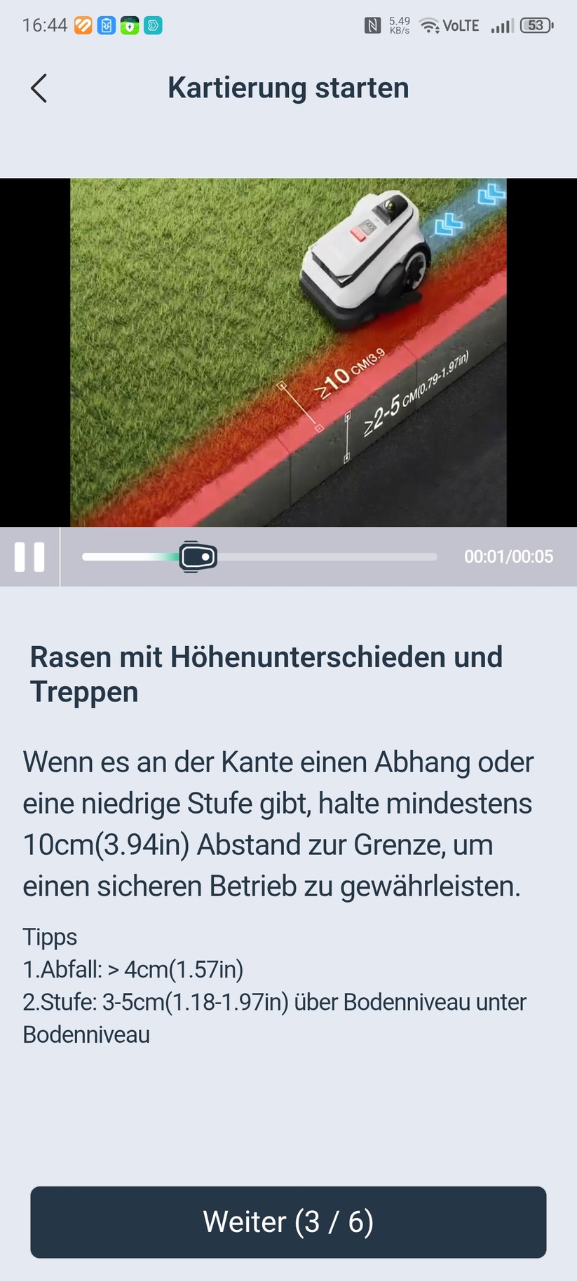 Der Ecovacs Goat A3000 LiDAR bietet eine automatische Kartierung, die allerdings nur funktioniert, wenn die Rasenfläche klar abgegrenzt ist. In unserem Test-Garten mit offenen Übergängen kartieren wir manuell. Die Methode liefert in jedem Fall die präziseren Ergebnisse.