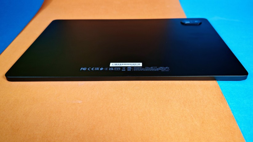 Acer Iconia X12: Rückseite aus Metall