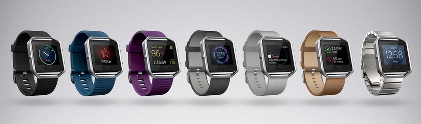 Für die FitBit Blaze gibt es eine Vielzahl von Armbändern. Wer die Uhr für 230 Euro kauft, findet eines der drei linken Silikonarmbänder im Karton.