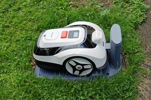Mähroboter für 360 Euro: Roboup Raccoon 2 SE für kleine Gärten im Test
