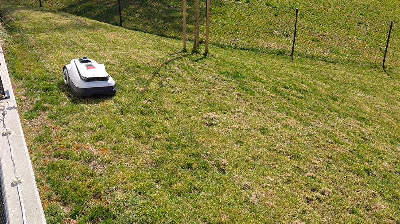  Dank eines Dual-Lidar-Navigationssystems kommt Ecovacs’ Spitzenmodell ohne Satellitennavigation und Begrenzungsdraht aus. 