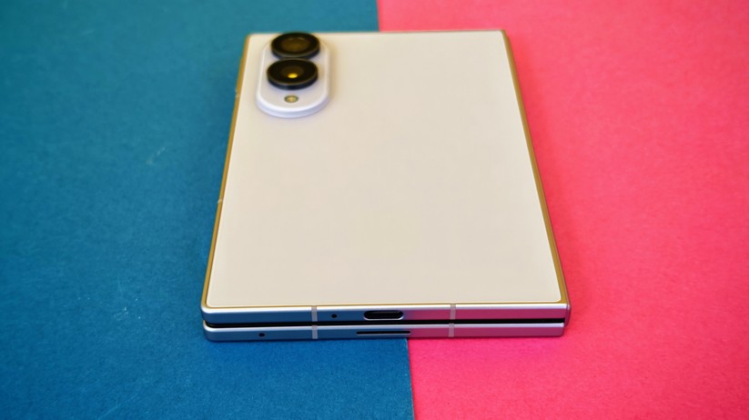 Samsung Galaxy Z Fold 8