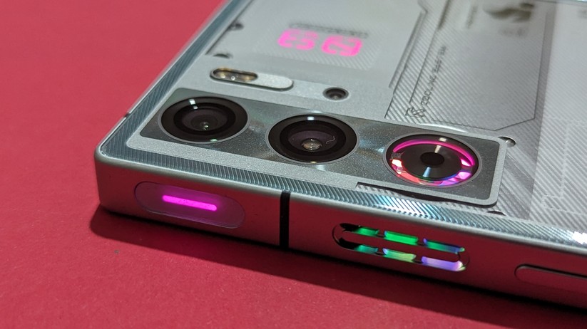 Gaming-Smartphone Nubia Redmagic 9 Pro im Test – Kameraelement mit RGB-Beleuchtung