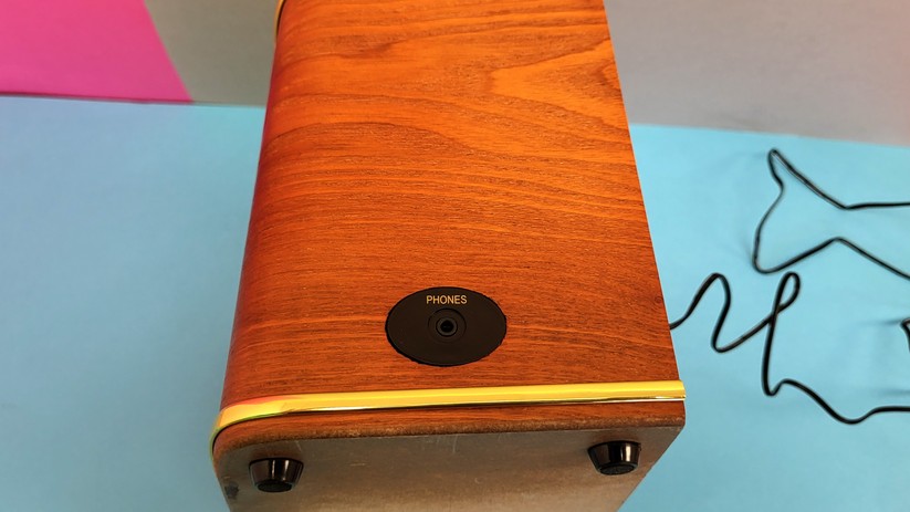 Retro-Radios und Bluetooth-Lautsprecher