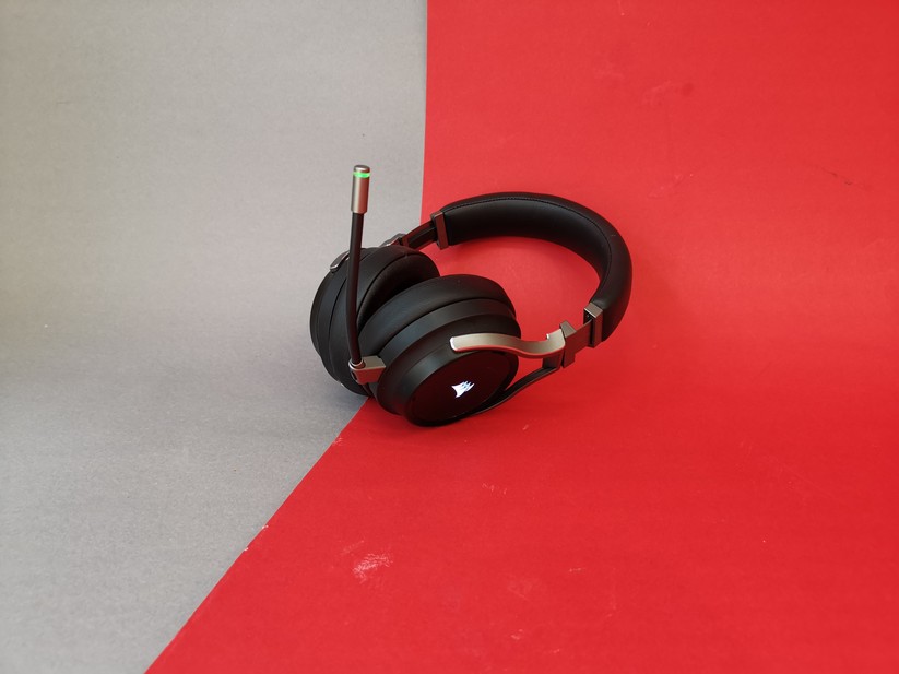 Headsets schotten den Nutzer im Homeoffice ab und sorgen für eine bessere Gesprächsqualität. 