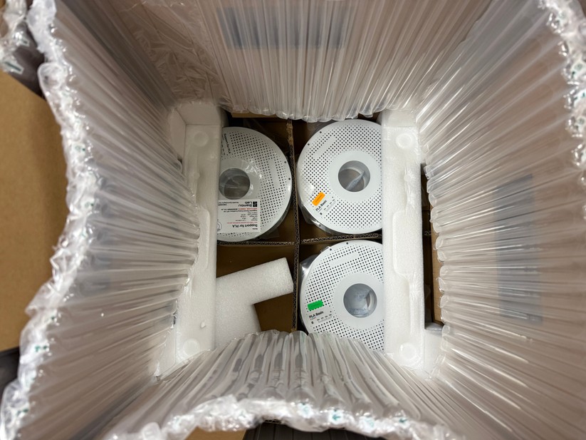 ... und darunter Filament-Rollen.