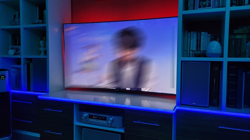 Govee RGBIC LED Neon Rope Lights for desks (H61C3): Der LED-Streifen ist unterteilt in 42 steuerbare Segmente, die mit unterschiedlichen Farben leuchten können. Mit 84 LEDs pro Meter, insgesamt sind es 252, bietet der LED-Streifen auch ein gute Helligkeit.
