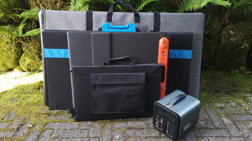 Hier sehen wir Solarmodule mit Leistungen von 100, 200, 350 und 400 W. Für den Transport sind sie mehrfach zusammengefaltet.