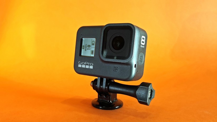 Die Befestigung eines Actioncam-Mounts klappt ohne zusätzlichen Rahmen.