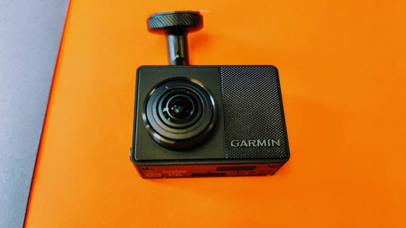 Garmin Dash Cam 67W