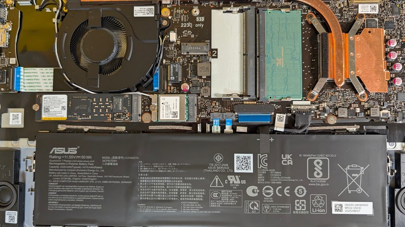 Asus Expert Book PM1 – Bilderstrecke