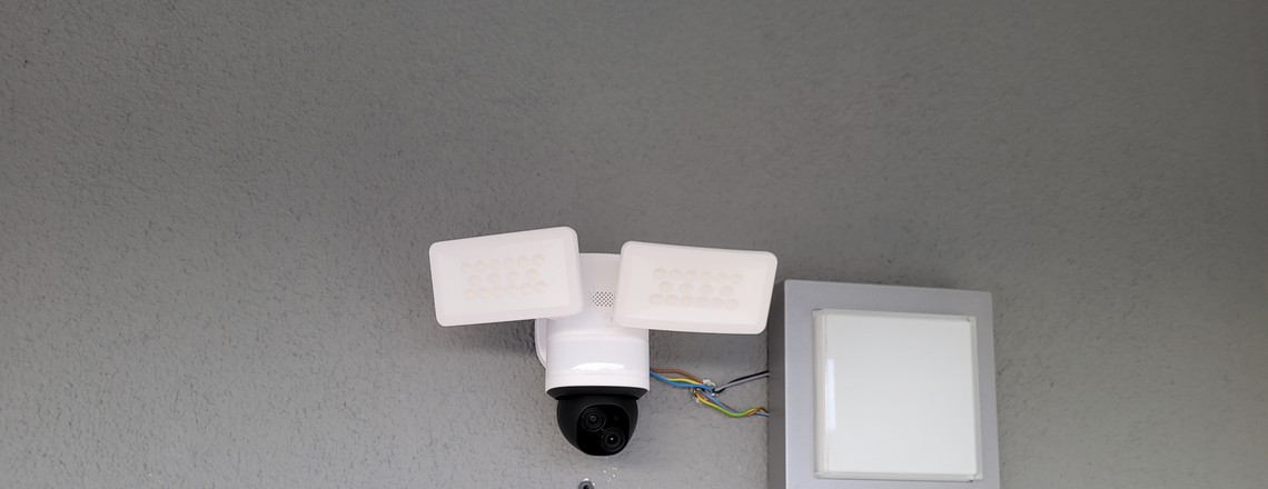 Eufy Floodlight Cam E340: Dual-Objektiv, Automatische Bewegungsverfolgung, Cruise-Modus