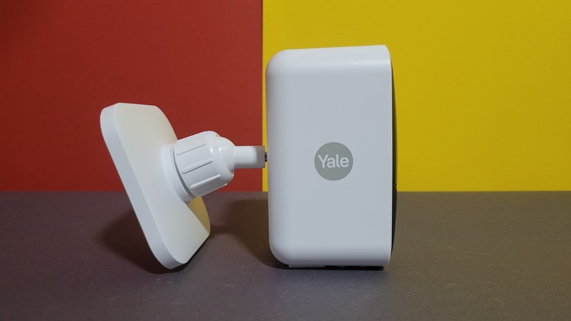 Yale Smart Outdoor Camera: Überwachungskamera mit Full-HD für außen, mit Akku & WLAN