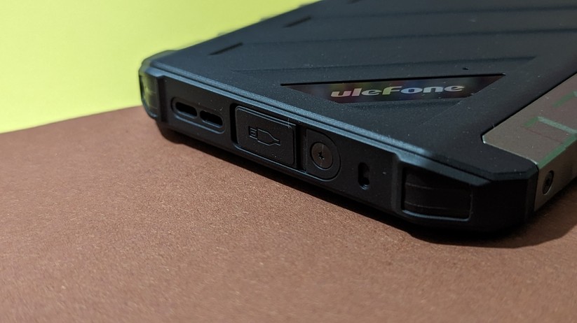 Ulefone Armor 22 im Test – Nahaufnahme USB-Port