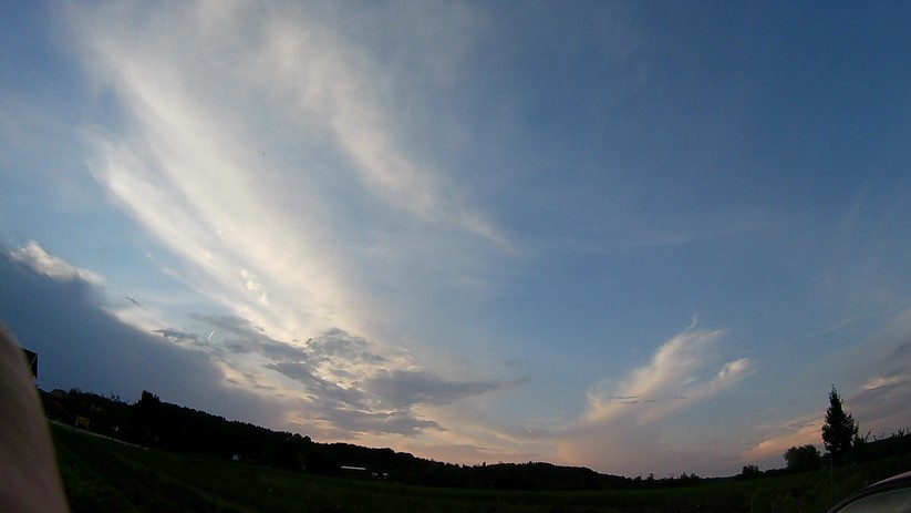 Den Fotos und Videos fehlt es an Dynamikumfang. Das Ergebnis ist aber nicht unbrauchbar.