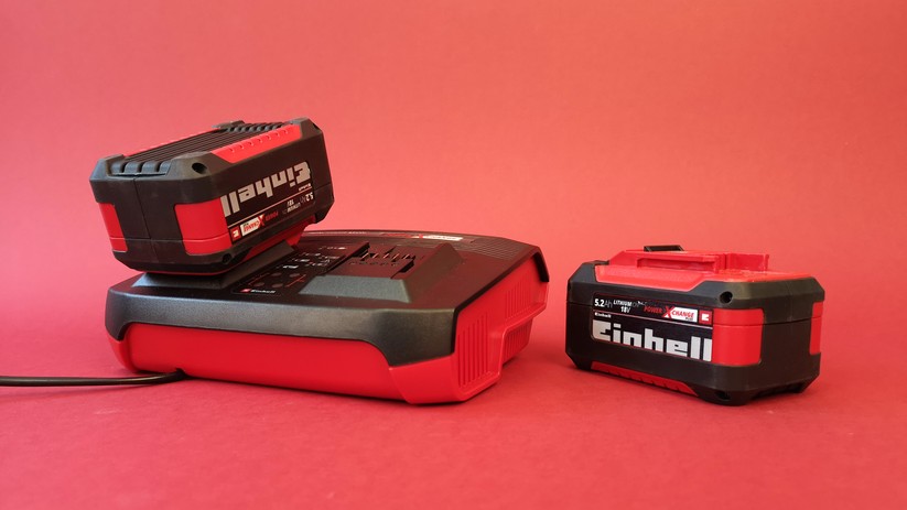 Aus unserer Sicht sollte man lieber mehrere kleine, als nur einen großen Akku kaufen.