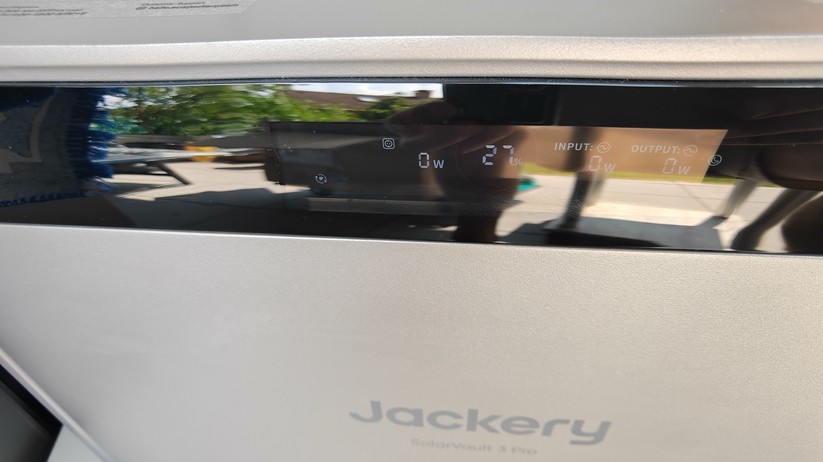 Jackery Solarvault 3 Pro: 4 MPPTs, 800 W Einspeisleistung, 1200 W Notstromsteckdose